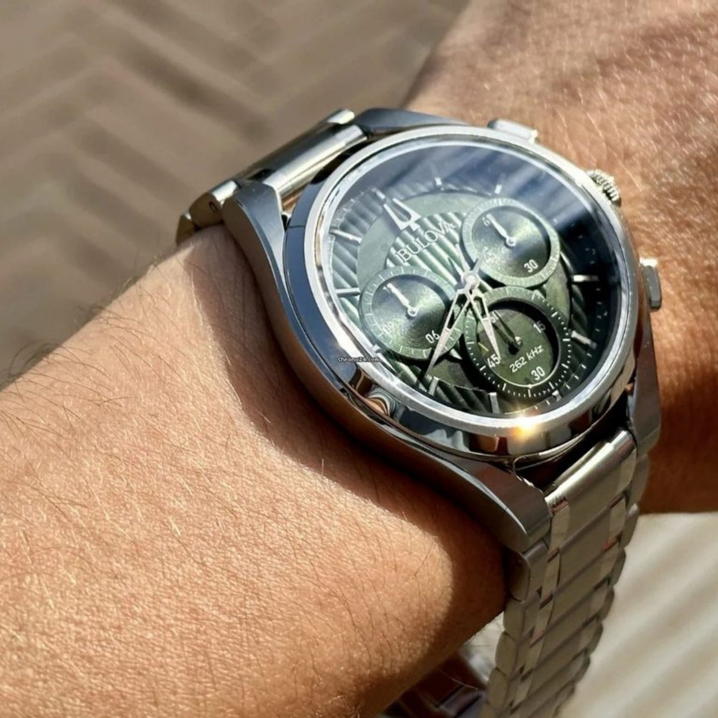 BULOVA CURV - GREEN
